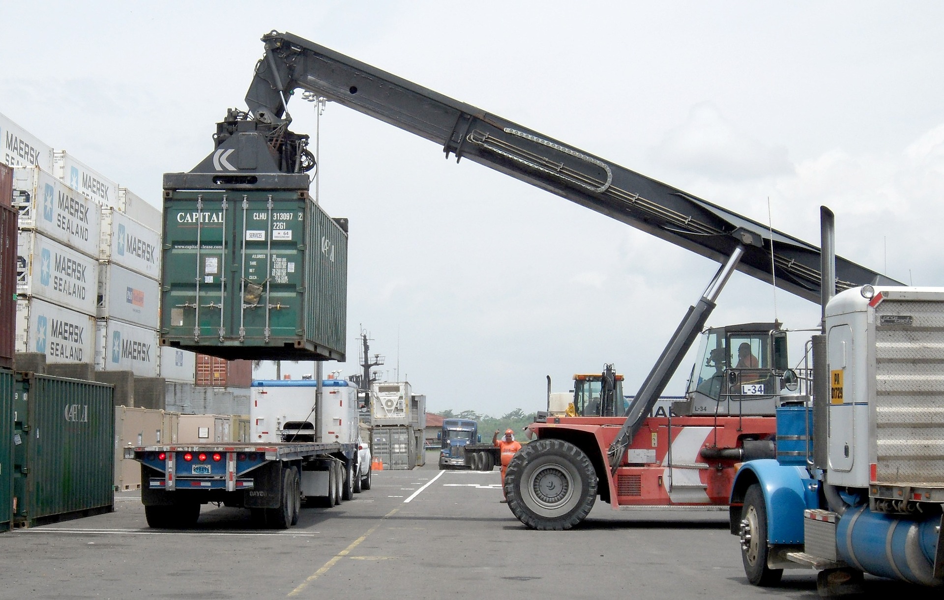 Container Truck Loading Courtesy Transfer
